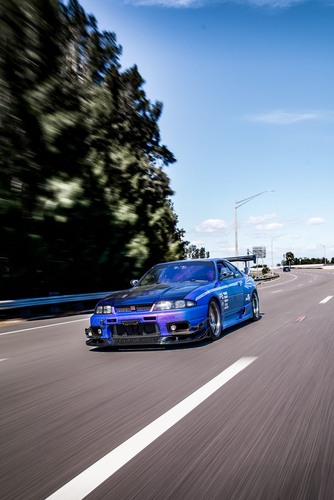 Custom Nissan Skyline GT-R R33 driving